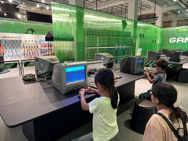 屏菸即日展出「超能盒電站」特展 重溫經典電玩遊戲1