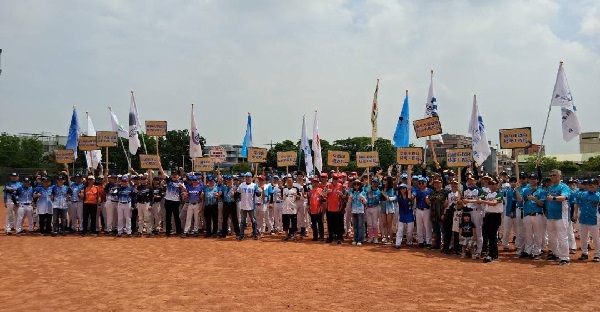第14屆鐵道盃慢速壘球錦標賽 岡山棒球場熱鬧開打1